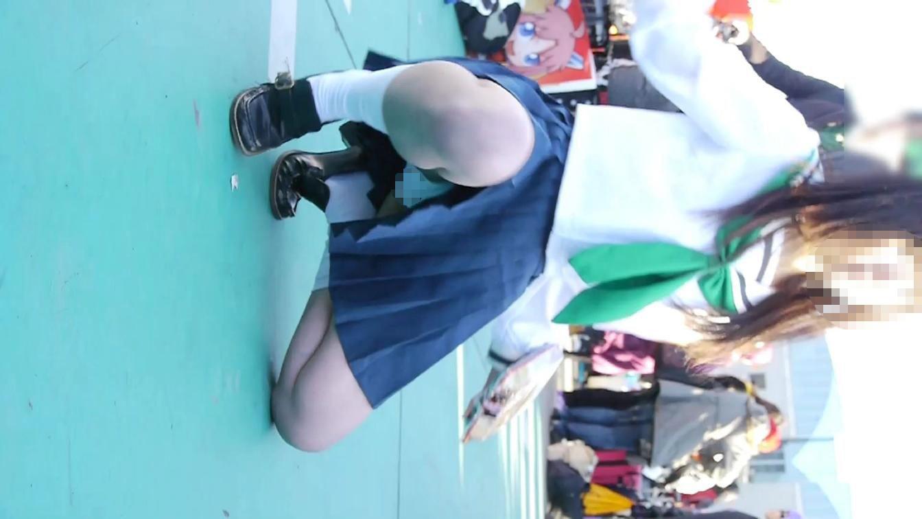 純白 パンチラ コミックマーケット コスプレ 制服美形レイヤーさんの☆純白パンチラ☆ コミケ | アダルト動画販売マーケットのAdama(アダマ)