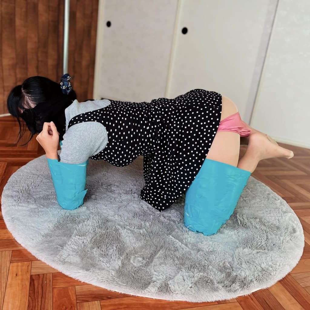 四つん這い　放置プレイ よつんばい拘束と抜けないバイブ | アダルト動画販売マーケットのAdama(アダマ)